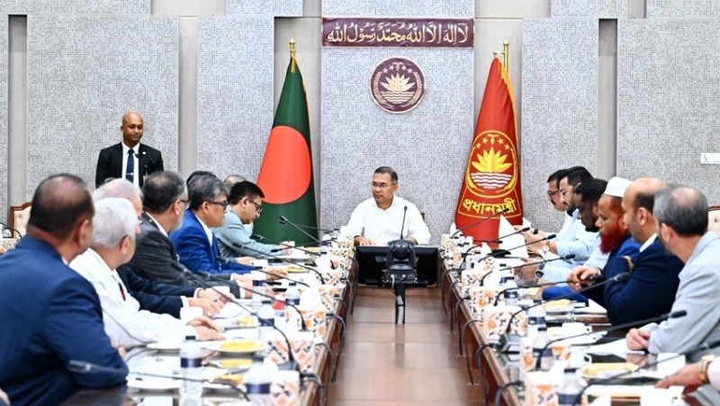 চা শিল্পের উন্নয়নে সহযোগিতার আশ্বাস দিলেন প্রধানমন্ত্রী